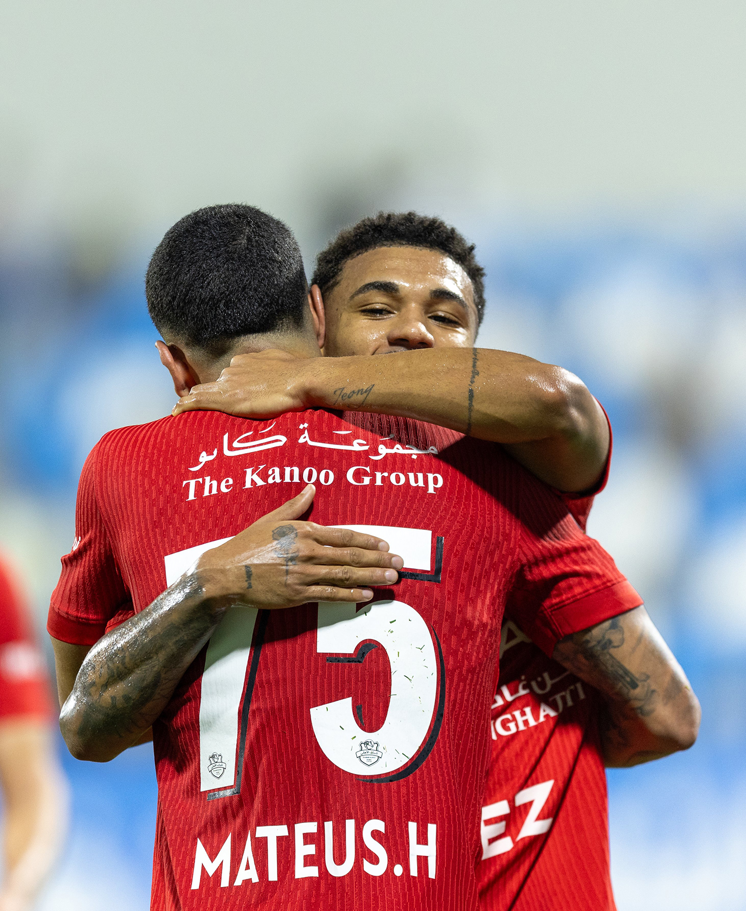 شباب الأهلي لم يجد أي صعوبة في تخطي عقبة دبا. (وكالات)