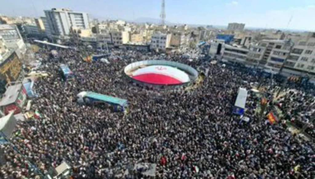 تشييع علي لاريجاني قائد الباسيج في طهران (صور - فيديو)