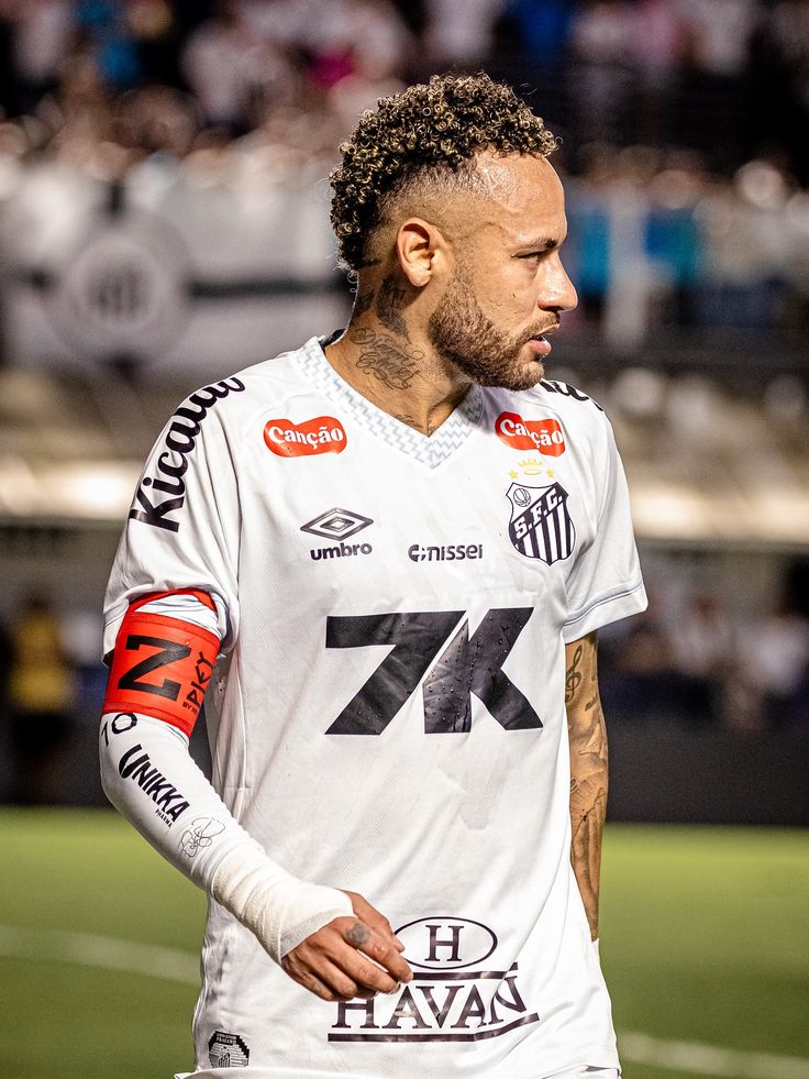 النجم البرازيلي نيمار. (وكالات)