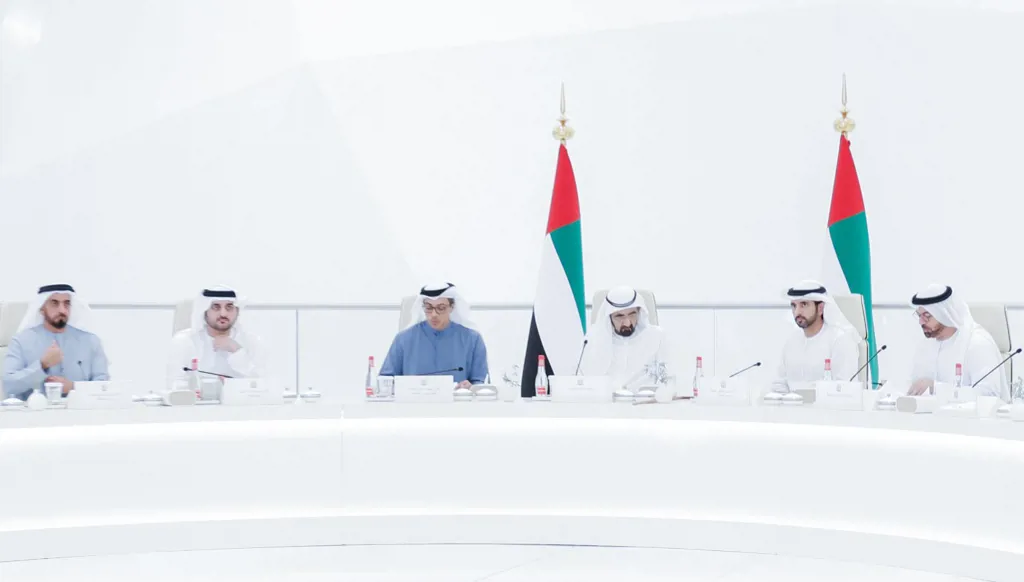 محمد بن راشد: استراتيجية جديدة لقطاع الفضاء وطموح لدخول قائمة أفضل 10 دول