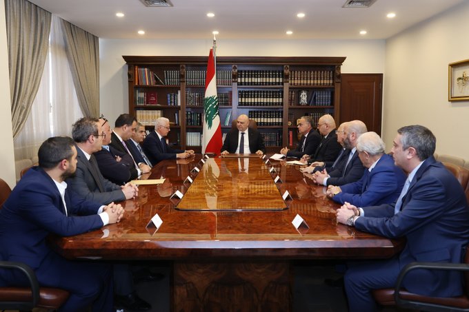 وفد من بلدة دبل الحدودية في لقاء عون (رئاسة الجمهورية).