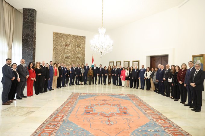  عون خلال استقباله وفداً من 