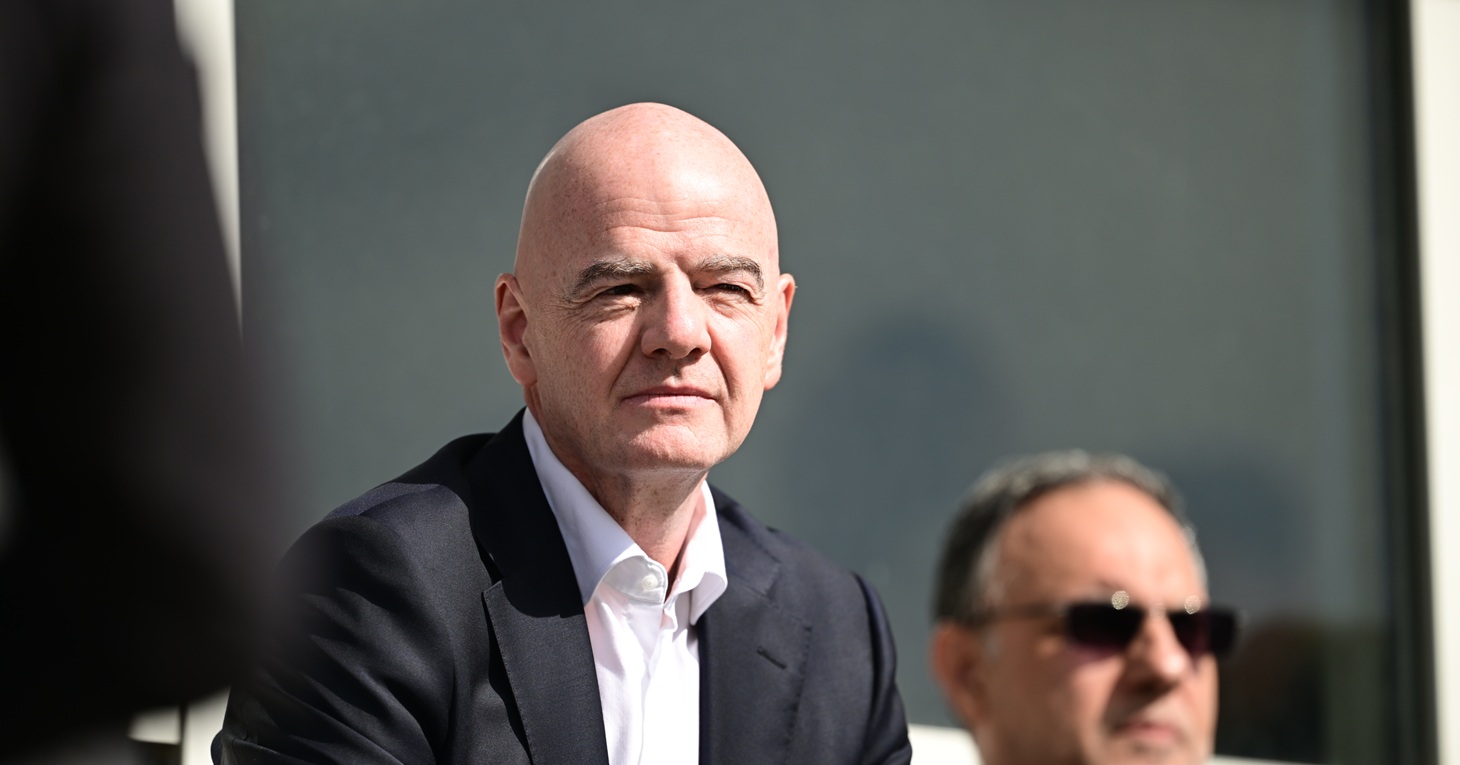 رئيس الاتحاد الدولي لكرة القدم جياني إنفانتينو يشاهد مباراة إيران وكوستاريكا. (وكالات)