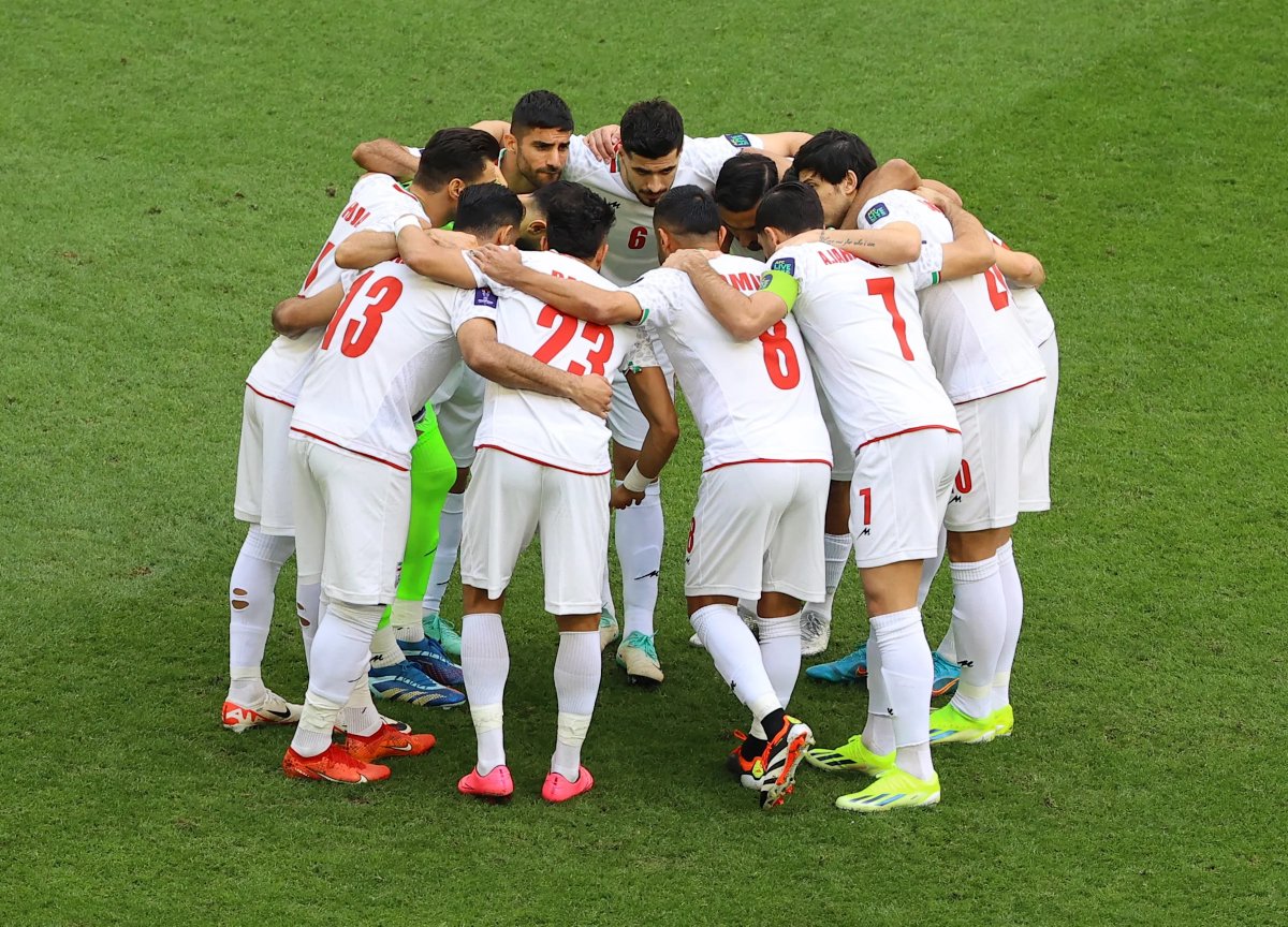 لاعبو منتخب إيران. (وكالات)