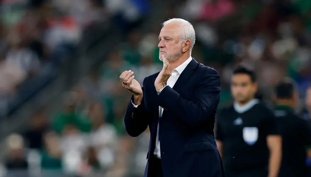 أرنولد يُحدّد أولوياته مع منتخب العراق قبل كأس العالم 2026