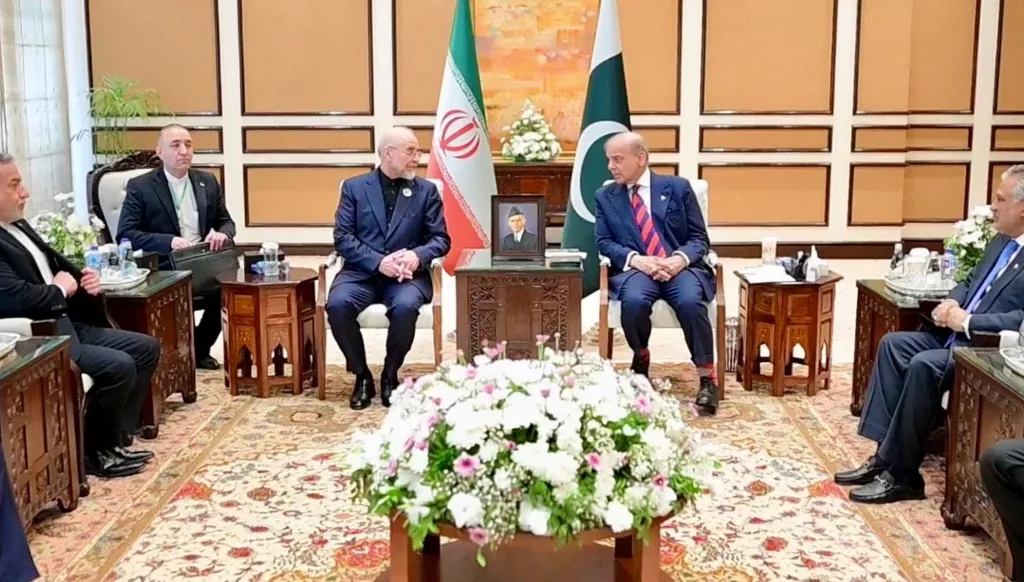 انطلاق المحادثات الثلاثية بين إيران وأميركا وباكستان في إسلام آباد