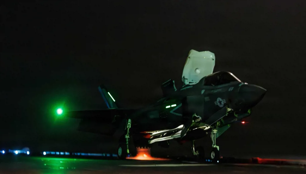 القيادة المركزية الأميركية: الحاملة "تريبولي" تجري عمليات في بحر العرب (صور)