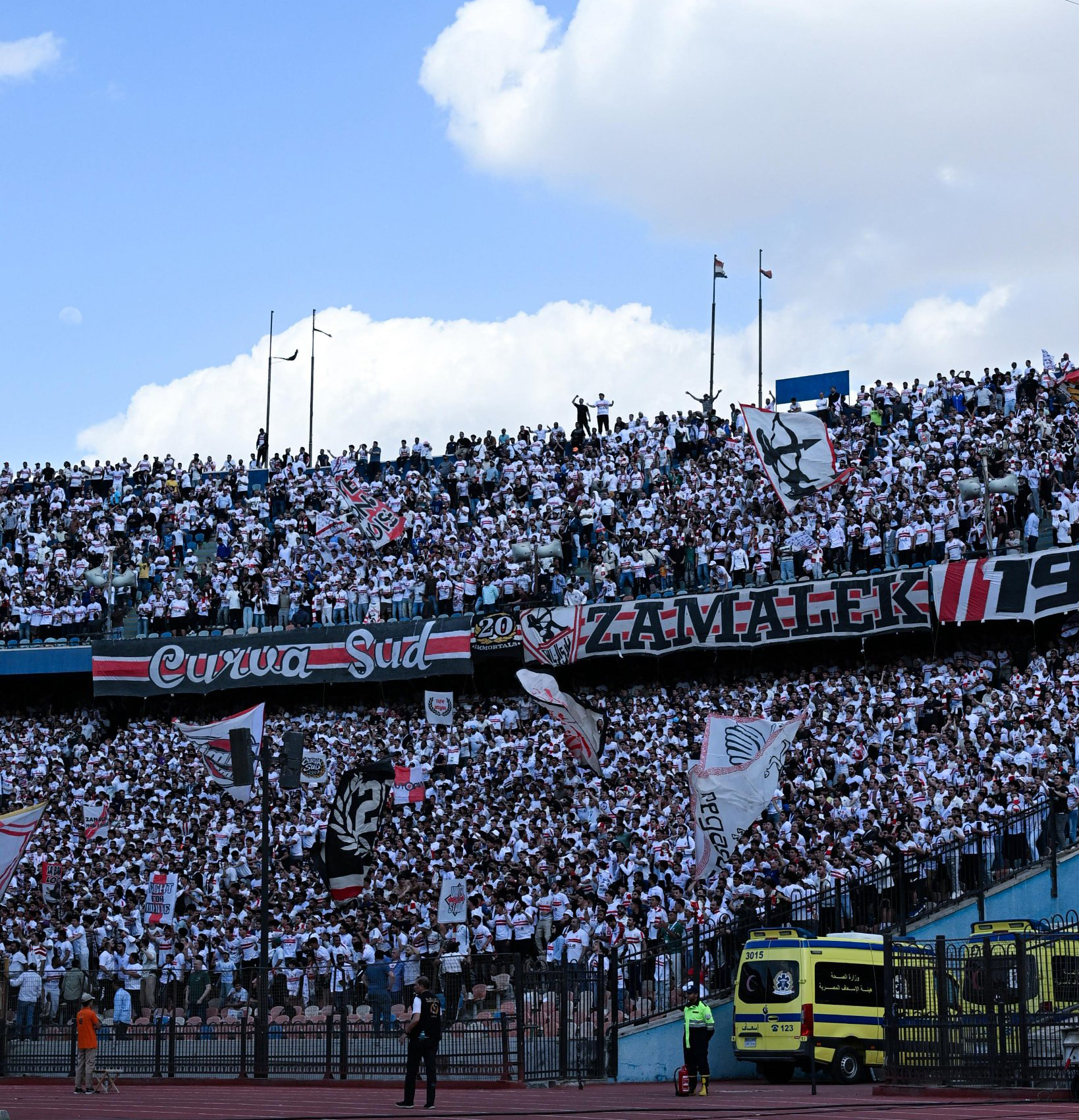 جمهور الزمالك في المدرجات. (وكالات)