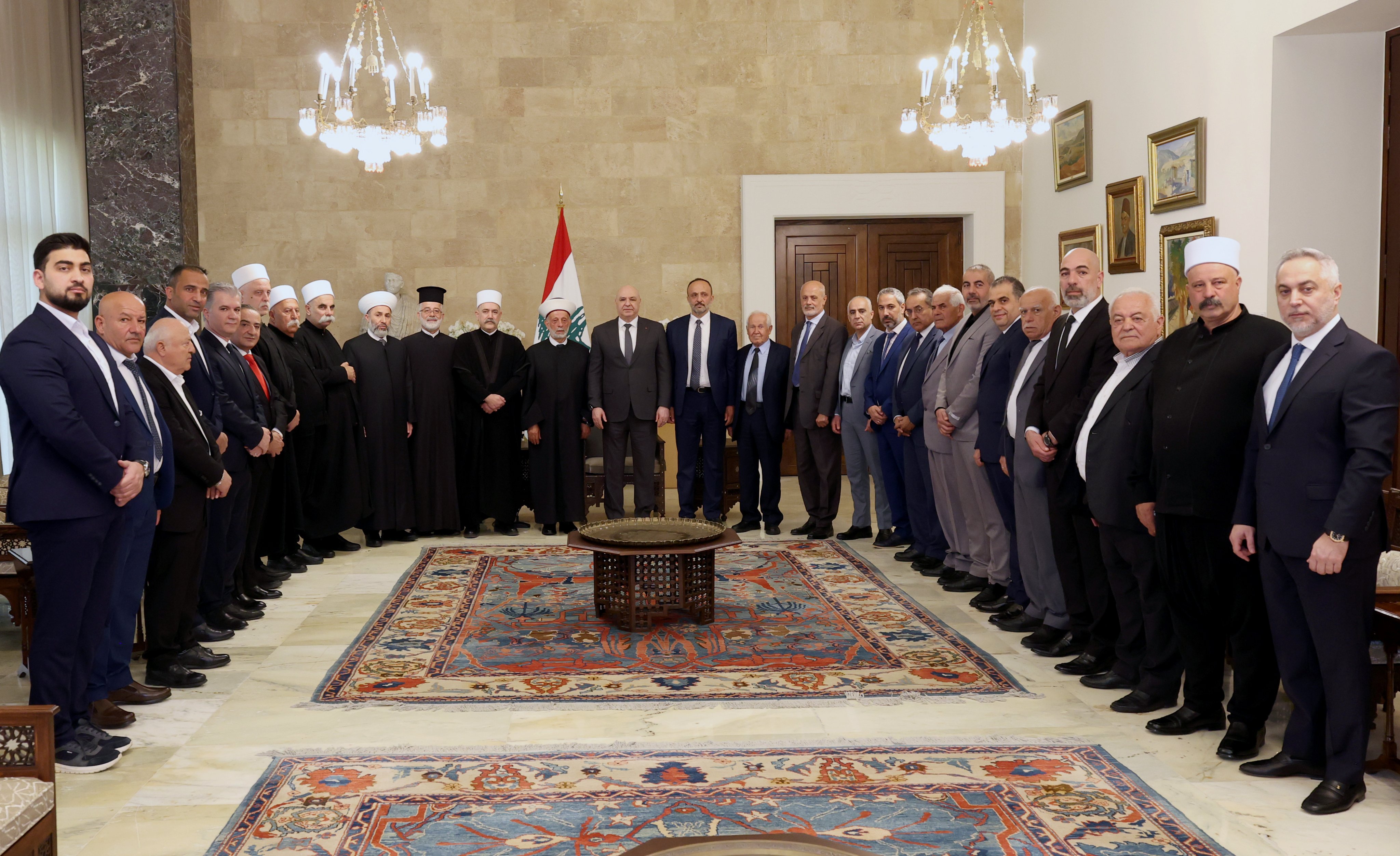 الرئيس عون ملتقياً وفداً من حاصبيا والعرقوب.