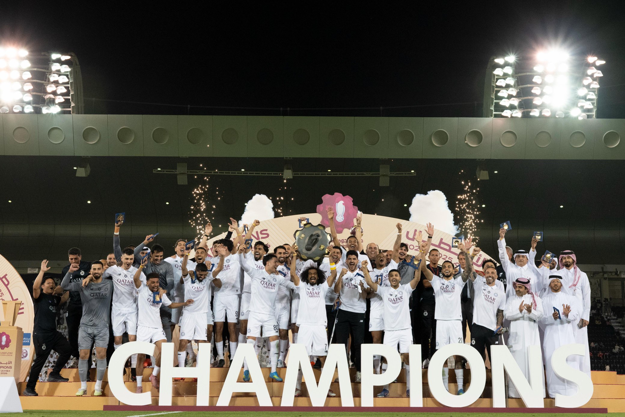 السد يحتفل باللقب. (وكالات)