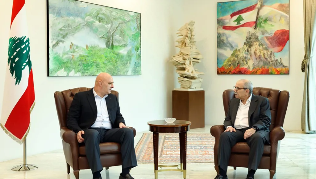 نواف سلام: بحثت مع عون جاهزيتنا للمفاوضات وتنفيذ قرارات الحكومة بشأن حصر السلاح في بيروت