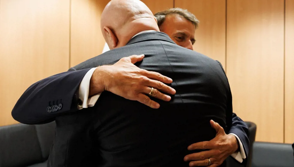 جانب من اللقاء الذي جمع عون وماكرون قبيل افتتاح القمة الأوروبية غير الرسمية في نيقوسيا (الرئاسة اللبنانية). 