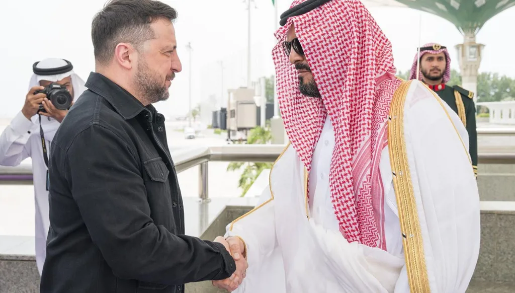 رئيس أوكرانيا يصل إلى جدة (واس).
