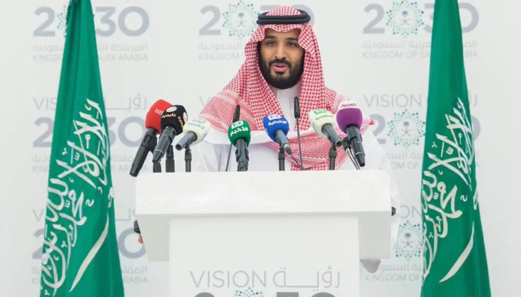ولي العهد السعودي: عقد من "رؤية 2030" يعزّز التحول والنمو والاستثمارات