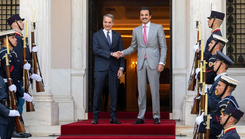 أمير قطر بحث مع رئيس الوزراء اليوناني المستجدات الإقليمية والدولية