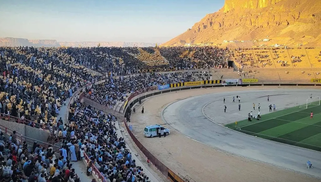 المدرجات تعود للحياة في اليمن... مشاهد مؤثرة من حضرموت (فيديو وصور)