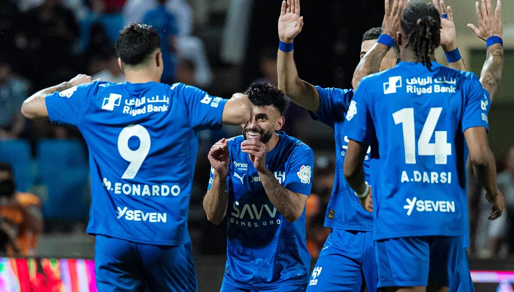 الهلال يُعزّز آماله بالمنافسة على لقب الدوري السعودي (فيديو)