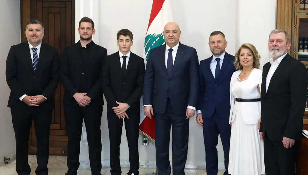 الرئيس عون يستقبل البطل كريستوفر فغالي في القصر الجمهوري