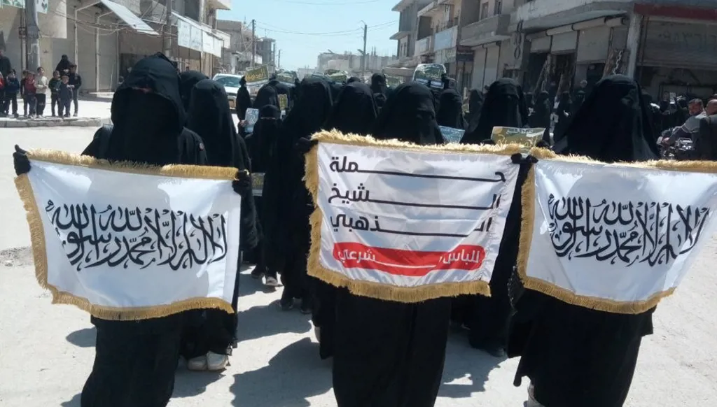 الشيخ الذهبي... من حملات النقاب إلى الهداية والدعم العسكري لغزة