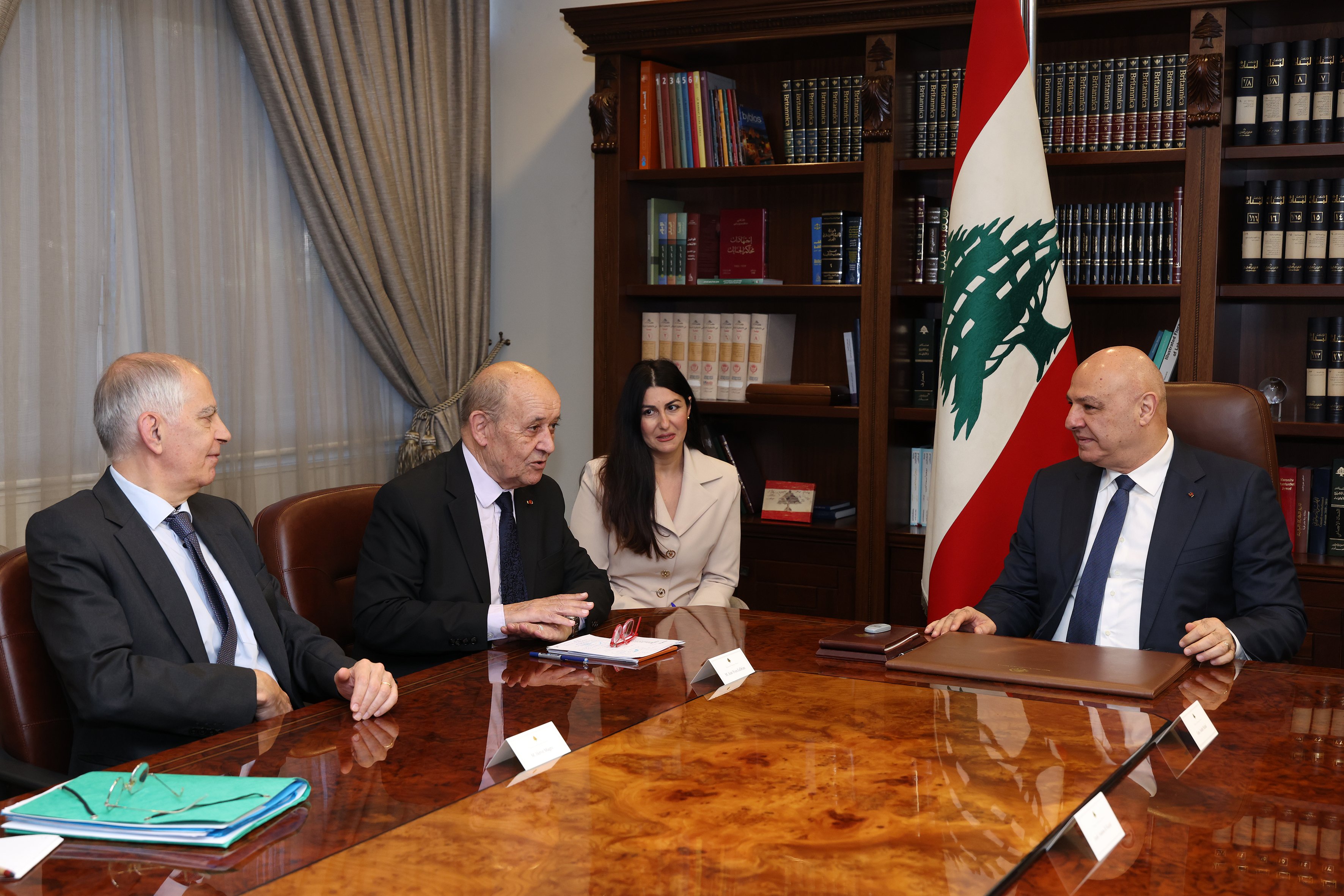 جوزف عون وجان إيف لودريان (الرئاسة اللبنانية)