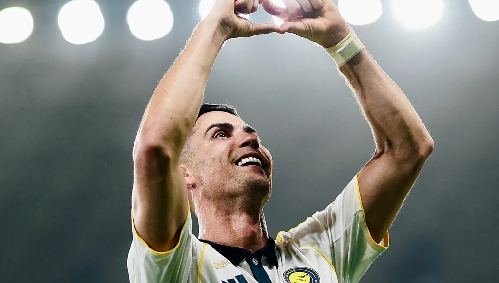 كريستيانو رونالدو يشكر جمهور النصر: فعلناها معاً!