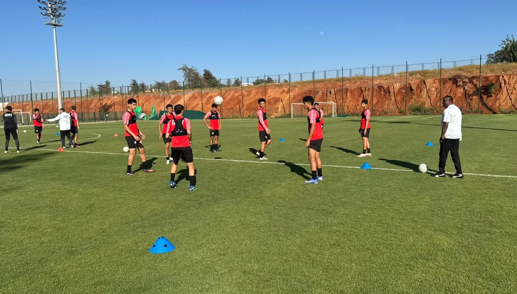 موعد مواجهة مصر ضد تنزانيا في نصف نهائي كأس أمم أفريقيا تحت 17 عاماً والقنوات الناقلة