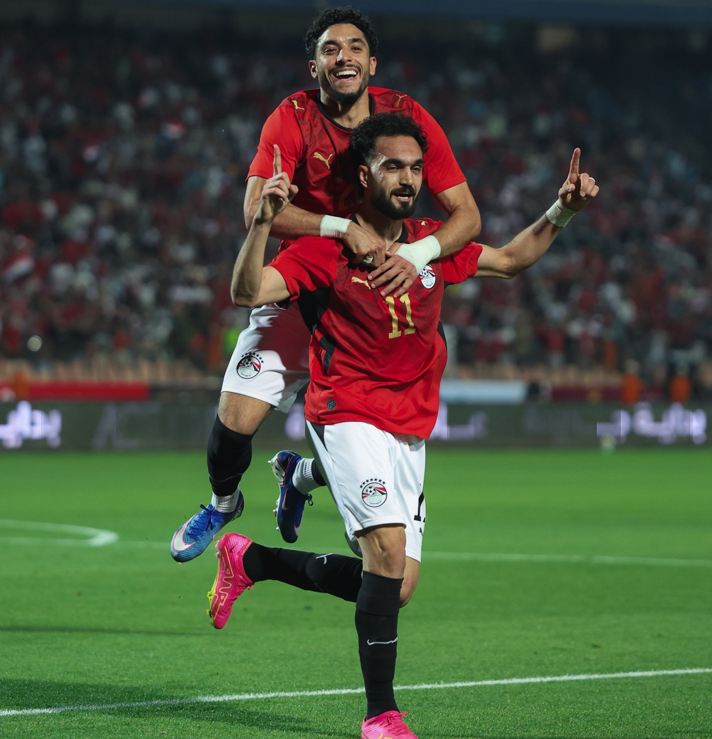 مصطفى عبد الرؤوف يحتفل بالهدف في مرمى روسيا. (وكالات)