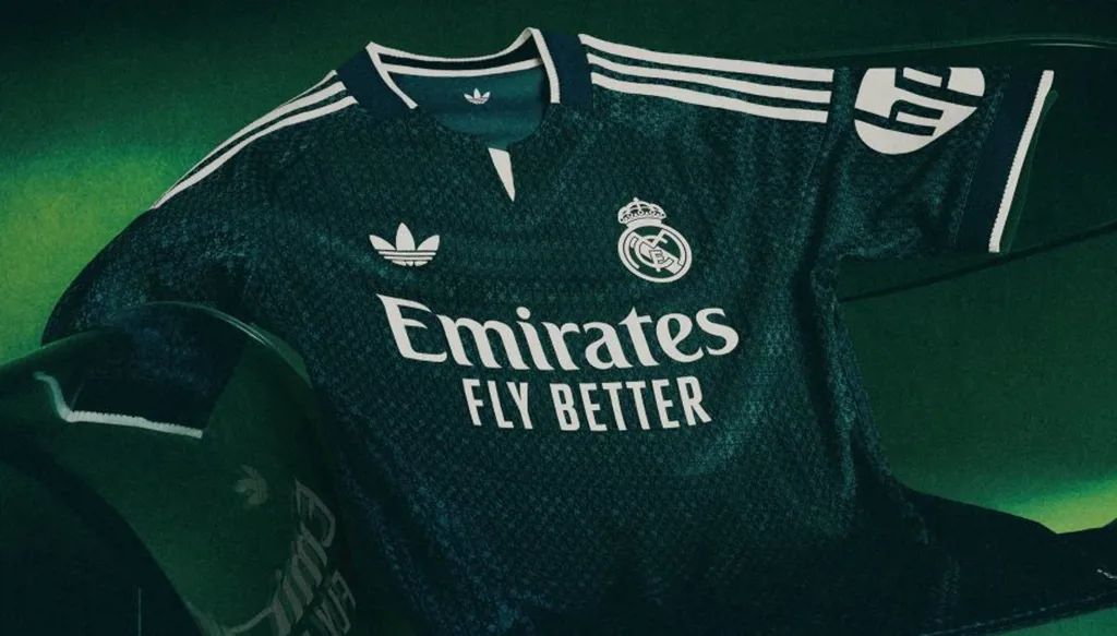 ريال مدريد يستحضر حقبة مورينيو... القميص الأخضر يعود بعد 13 عاماً