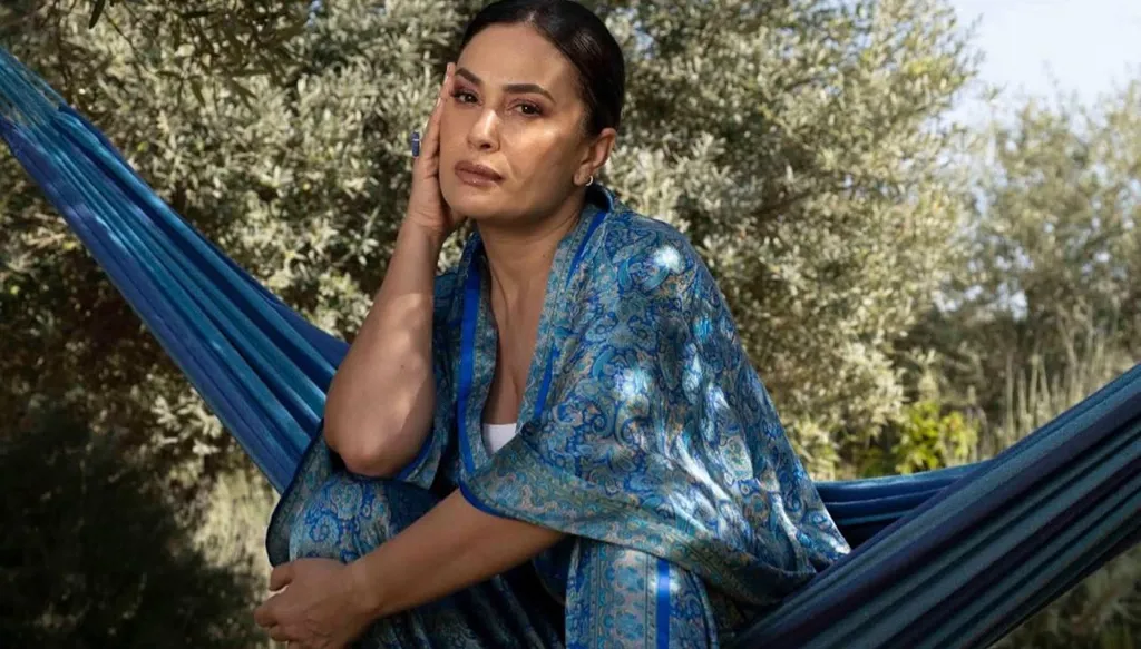 فنانة مصرية تشنّ هجوماً عنيفاً ضد هند صبري