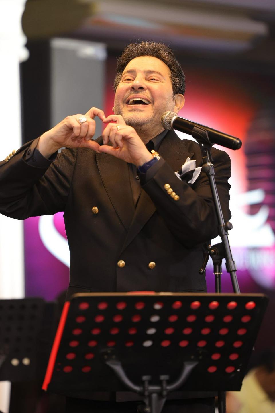 HNYSHKR002_081543.jpg
