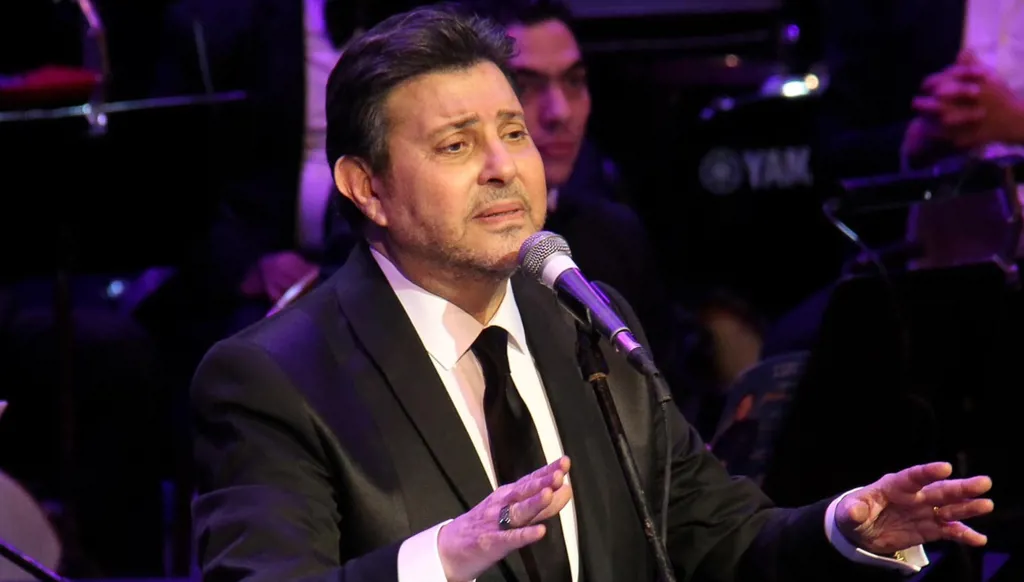 بكاء مصطفى كامل بسبب هاني شاكر: توقف قلبه