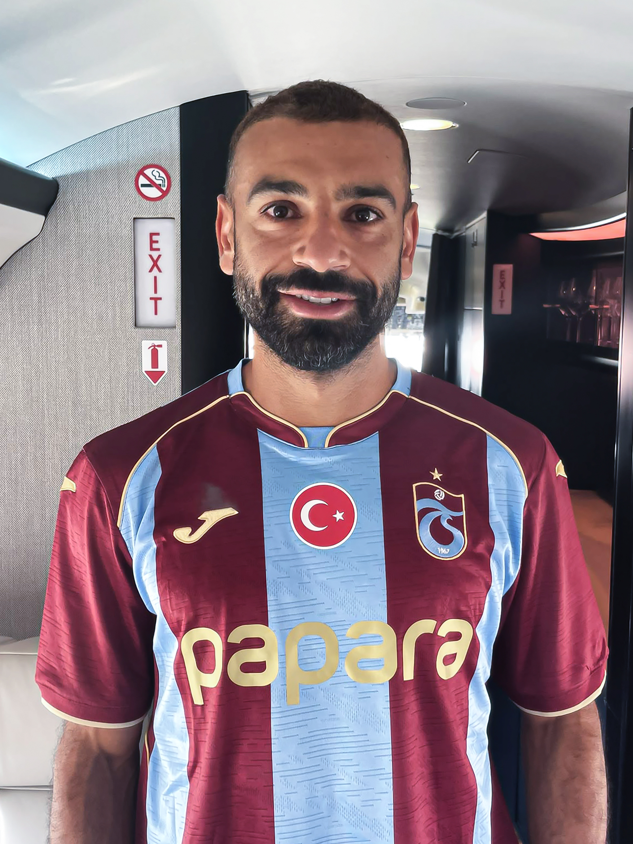 محمد صلاح بقميص طرابزون سبور التركي. (وكالات)