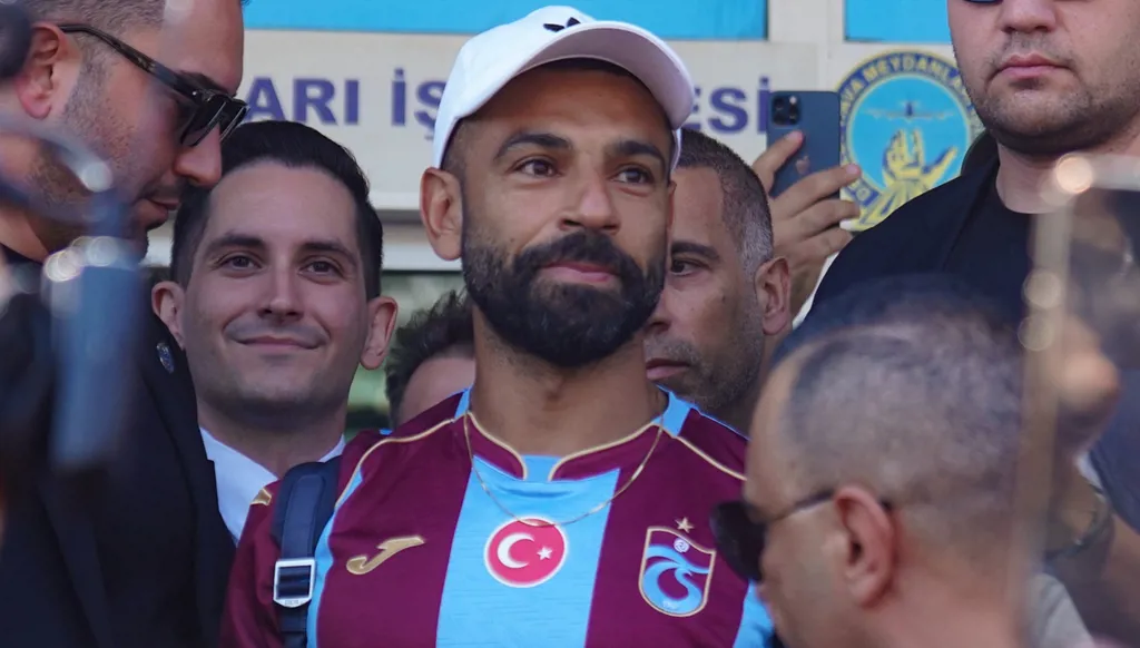 من أحمد حسن إلى محمد صلاح... حكاية النجوم المصريين في الدوري التركي