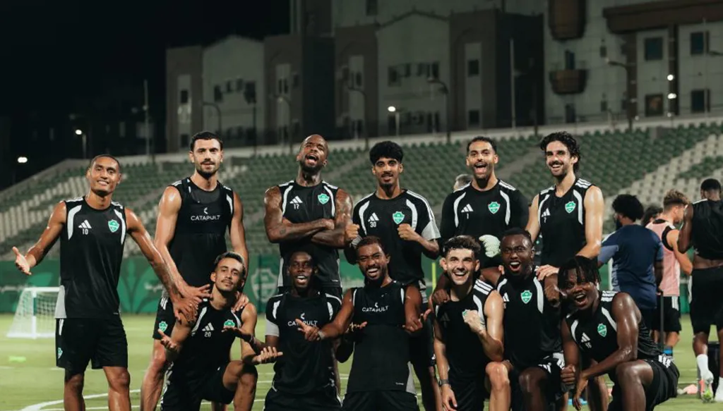 الدرعية يواجه الأهلي في افتتاح دوري روشن... الموعد والقنوات الناقلة