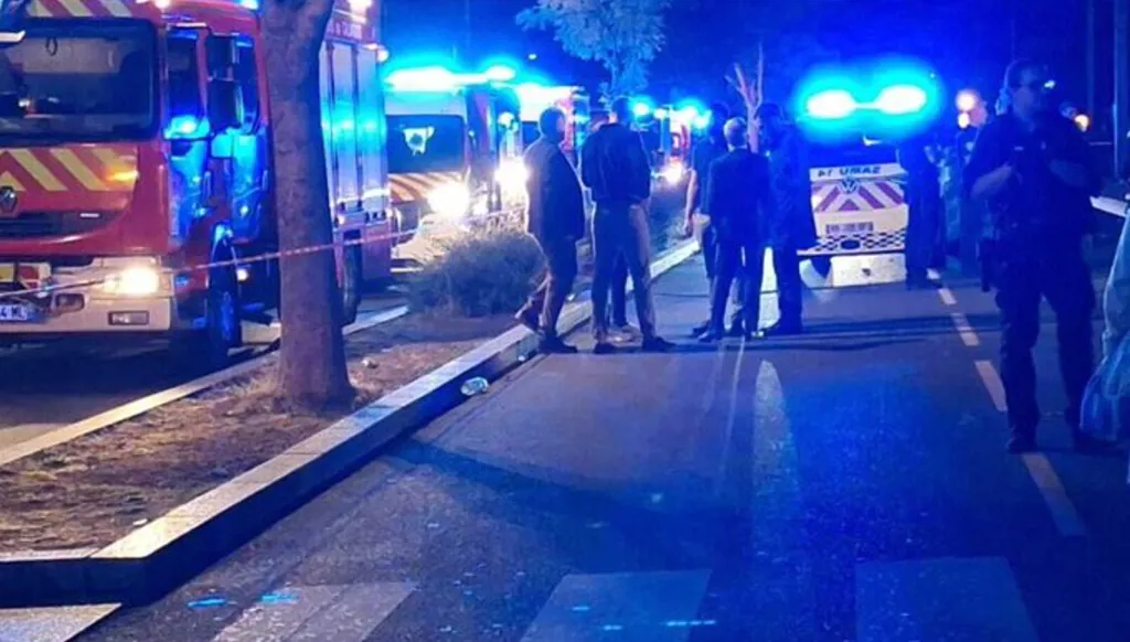 فرنسا... مقتل شخص في عملية دهس بسيارة (فيديو)