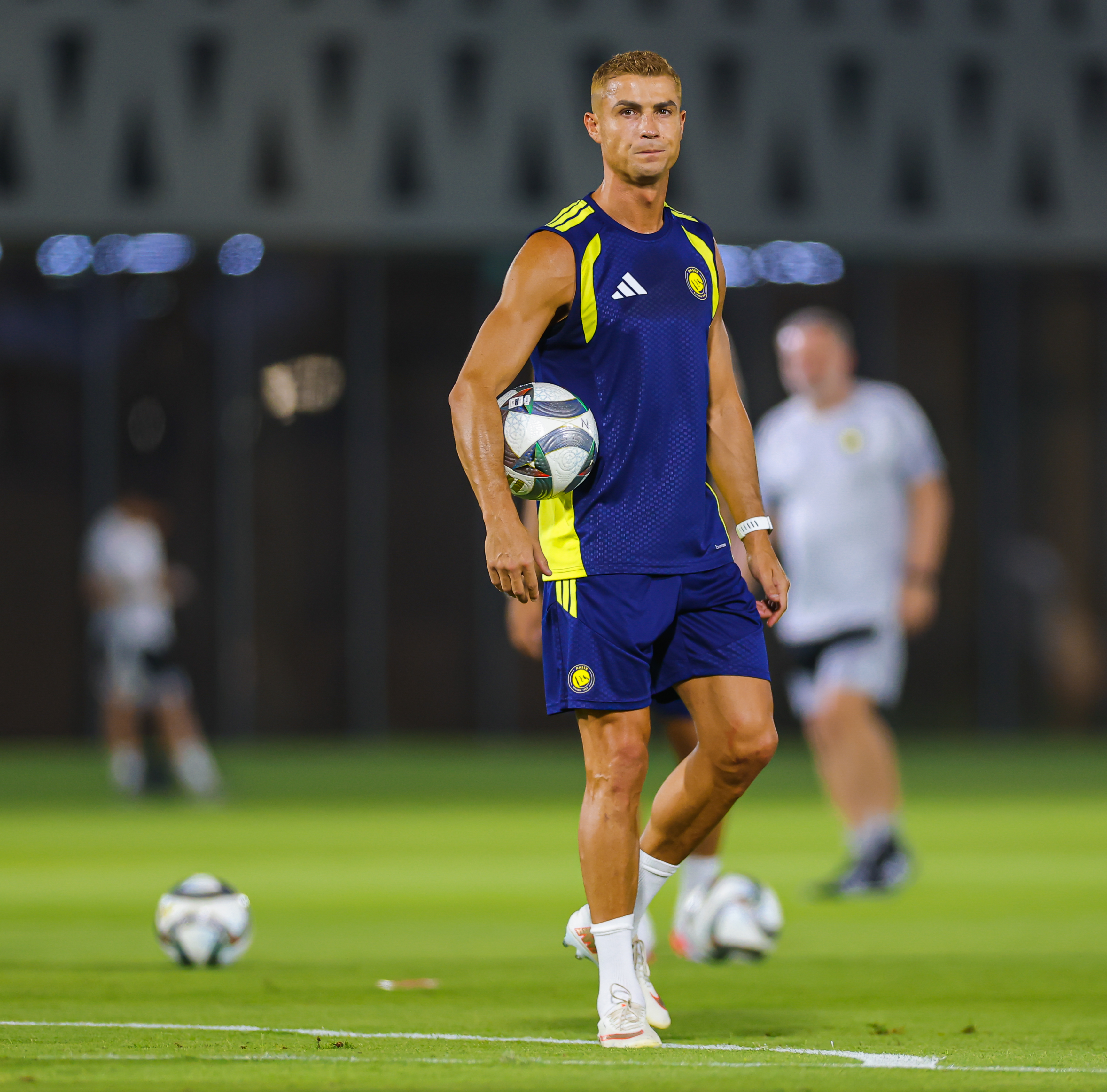 كريستيانو رونالدو خلال تدريبات النصر قبل المباراة. (حساب النصر على إكس)