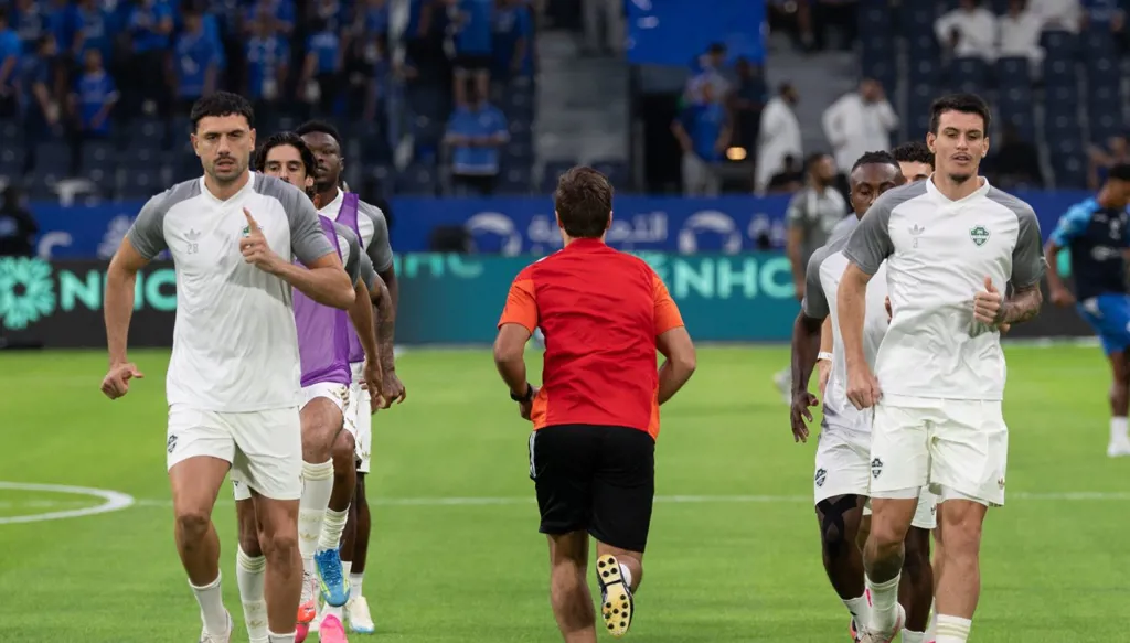 موعد مباراة الأهلي ضد الرياض في الدوري السعودي والقنوات الناقلة