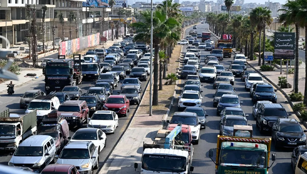 حركة نزوح كثيفة في اتجاه مدينة صيدا بعد التصعيد الإسرائيلي في جنوب لبنان (حسام شبارو)