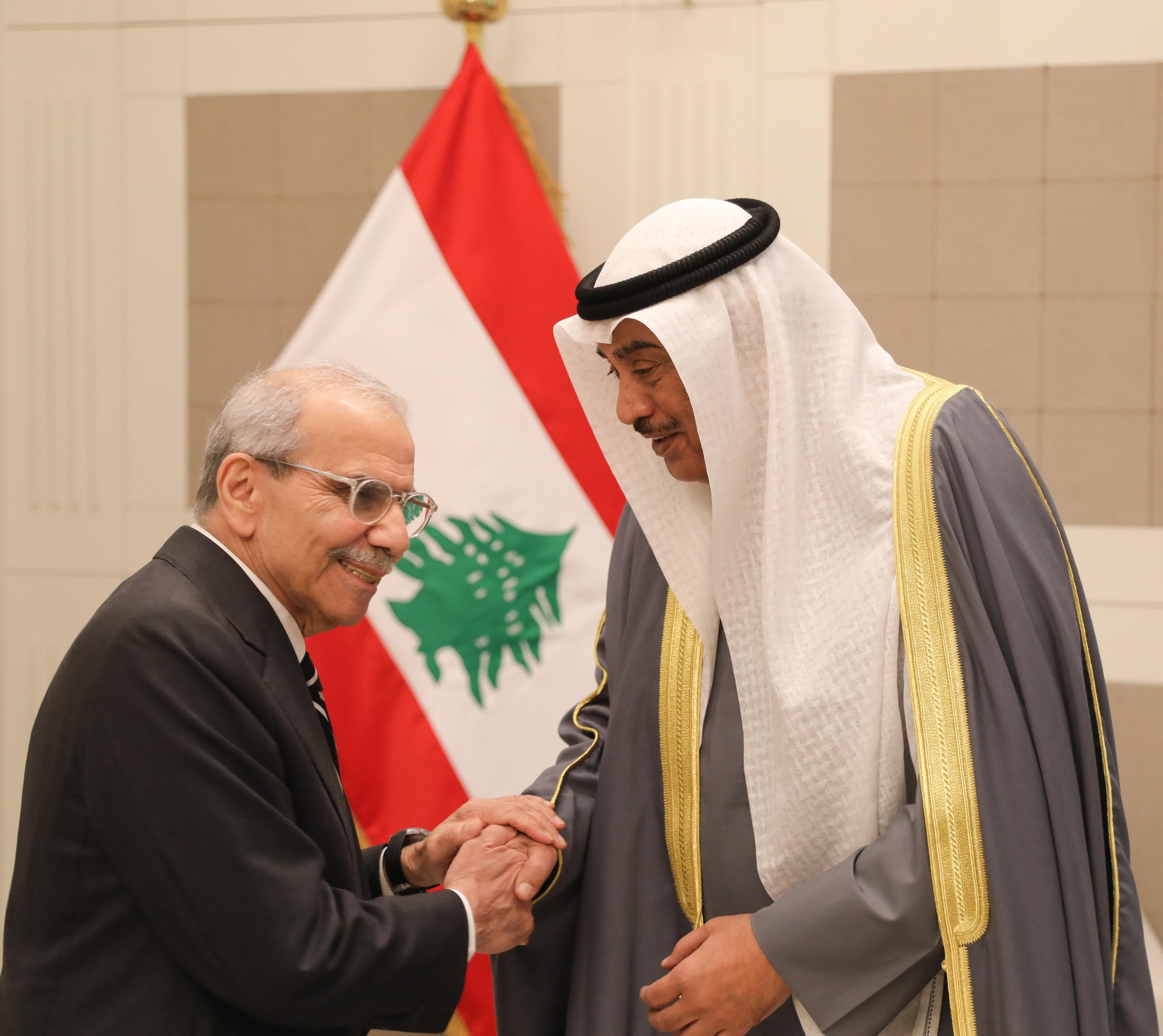 نواف سلام وولي عهد الكويت يبحثان التبادل التجاري وتأمين الفيول لكهرباء لبنان