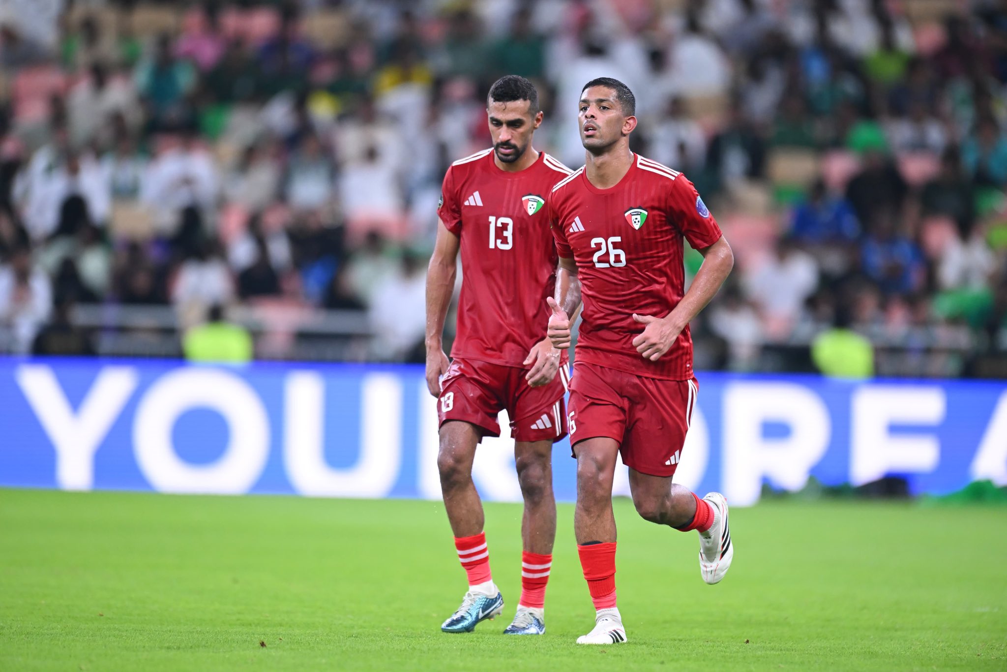 لاعبو الكويت أمام السعودية في الجولة الأولى. (حساب الاتحاد الكويتي على إكس)