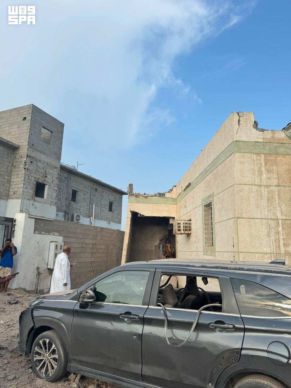 جانب من الأضرار إثر سقوط المقذوف (واس)