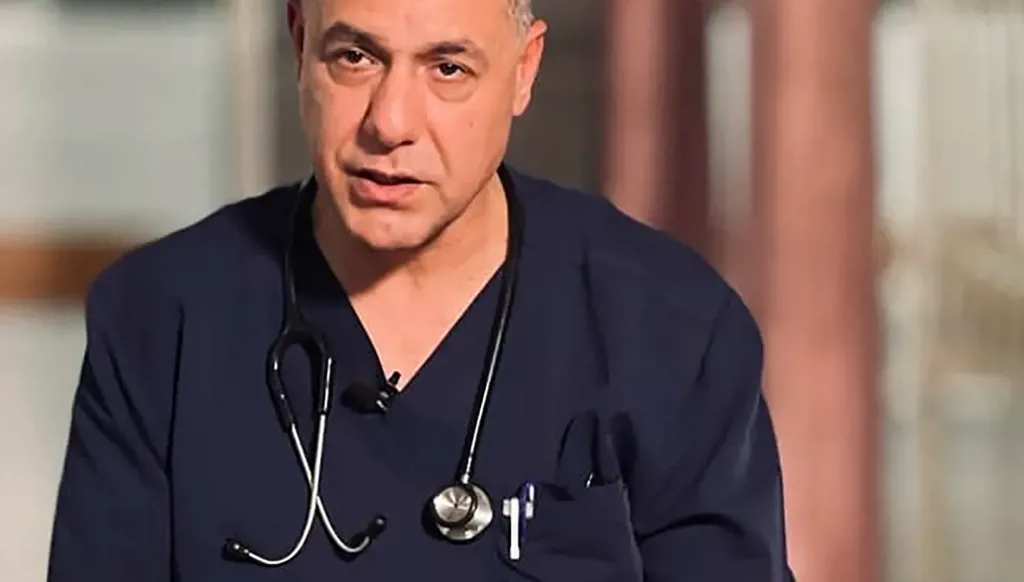 أول ظهور للطبيب حسام أبو صفية من معتقله في إسرائيل... وتوقع الإفراج عنه السبت (فيديو)