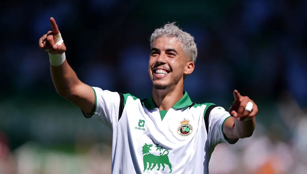 زابيري يقود الوجوه الجديدة في قائمة المغرب لتصفيات أمم أفريقيا