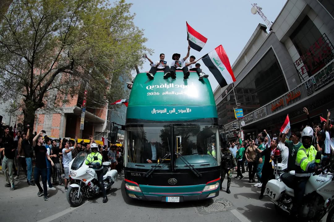 من احتفالات المنتخب العراقي مع شعبه في شوارع بغداد. (إنستغرام)