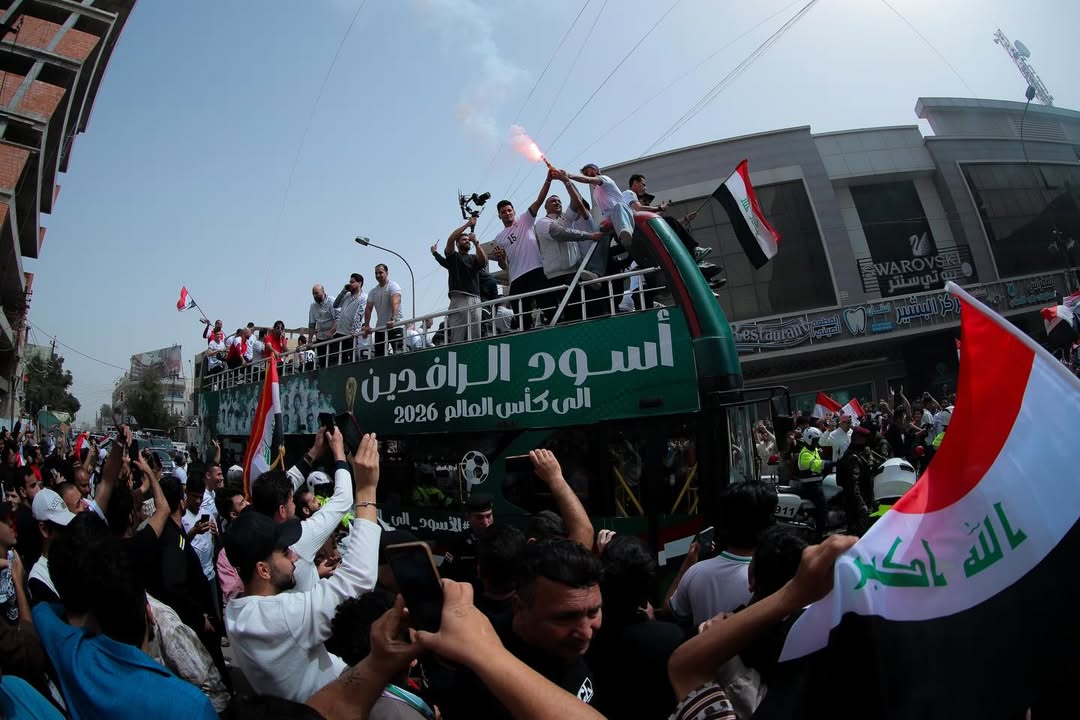 من احتفالات المنتخب العراقي مع شعبه في شوارع بغداد. (إنستغرام)