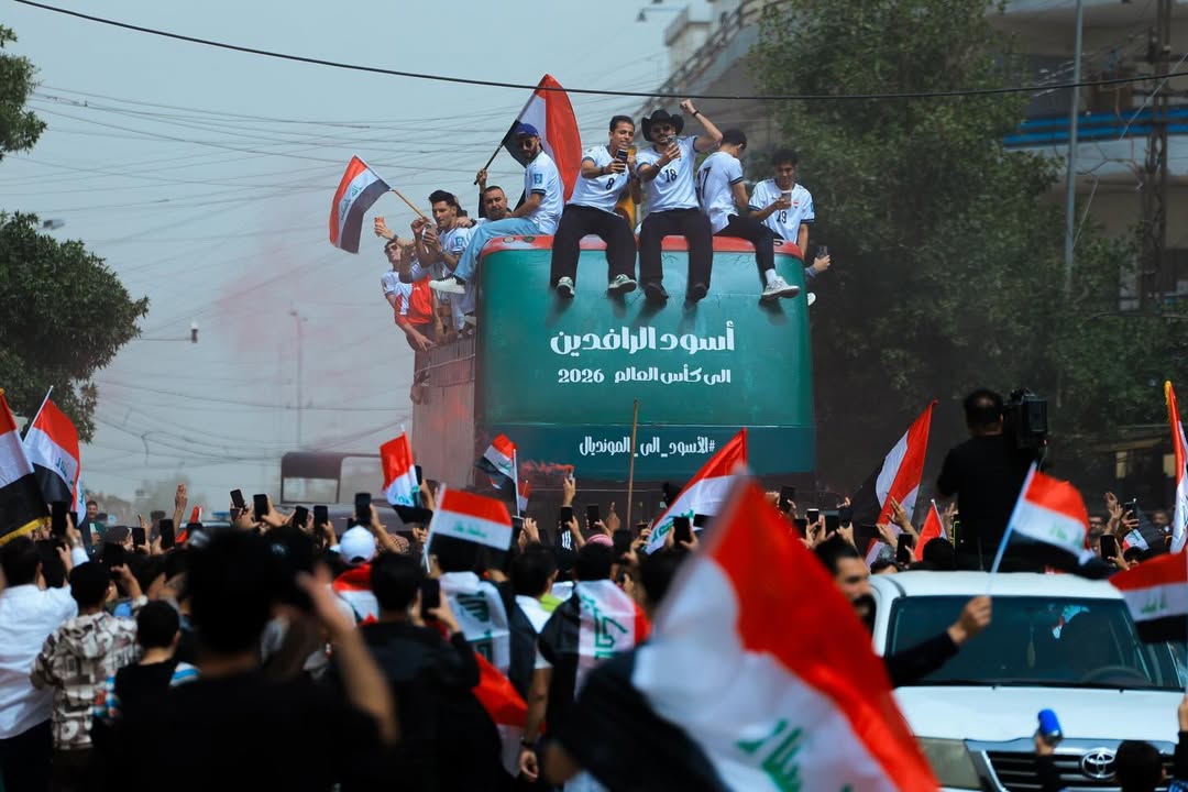 من احتفالات المنتخب العراقي مع شعبه في شوارع بغداد. (إنستغرام)