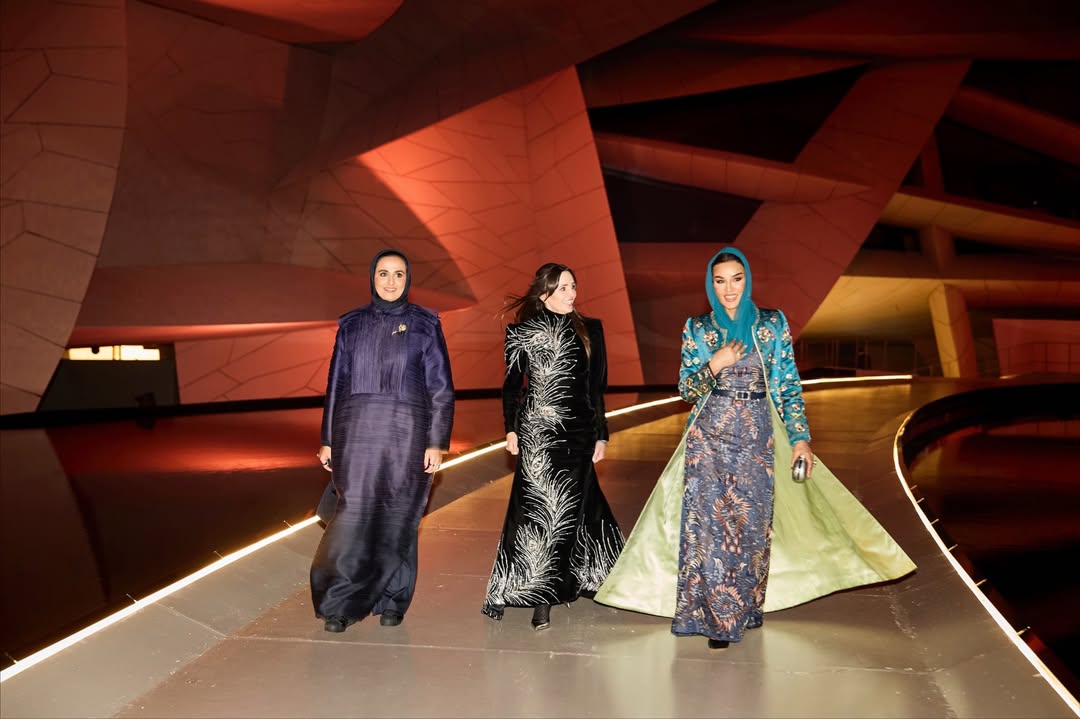 الشيخة موزة في حفل توزيع جوائز فاشن تراست العربية 2025 (انستغرام)