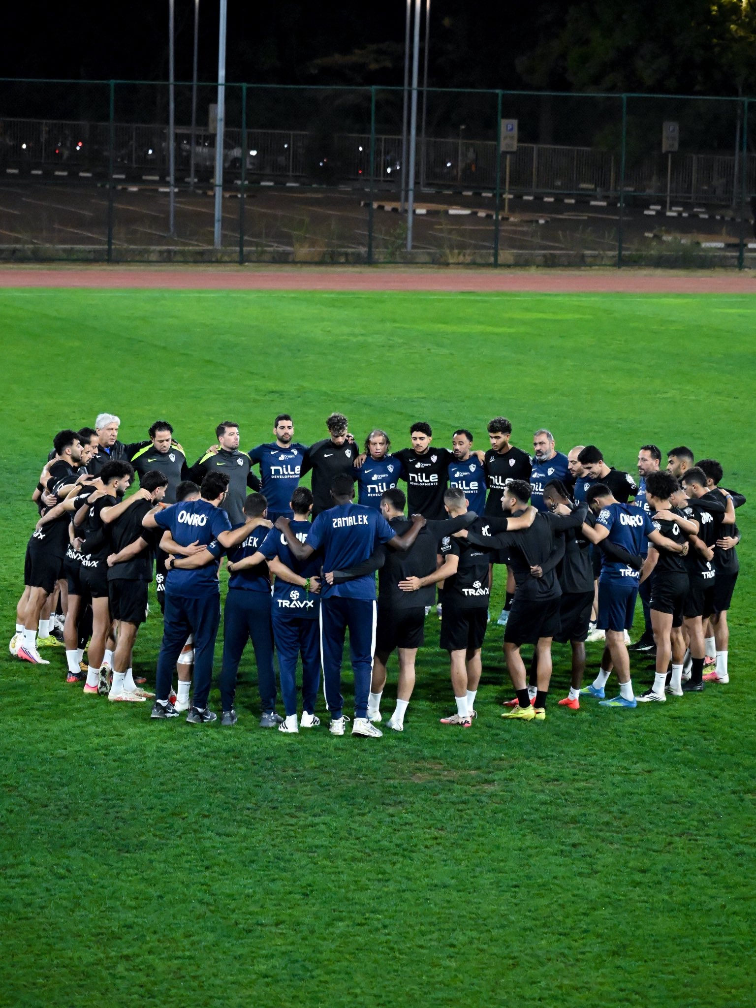 لاعبو الزمالك خلال التمارين. (إكس)