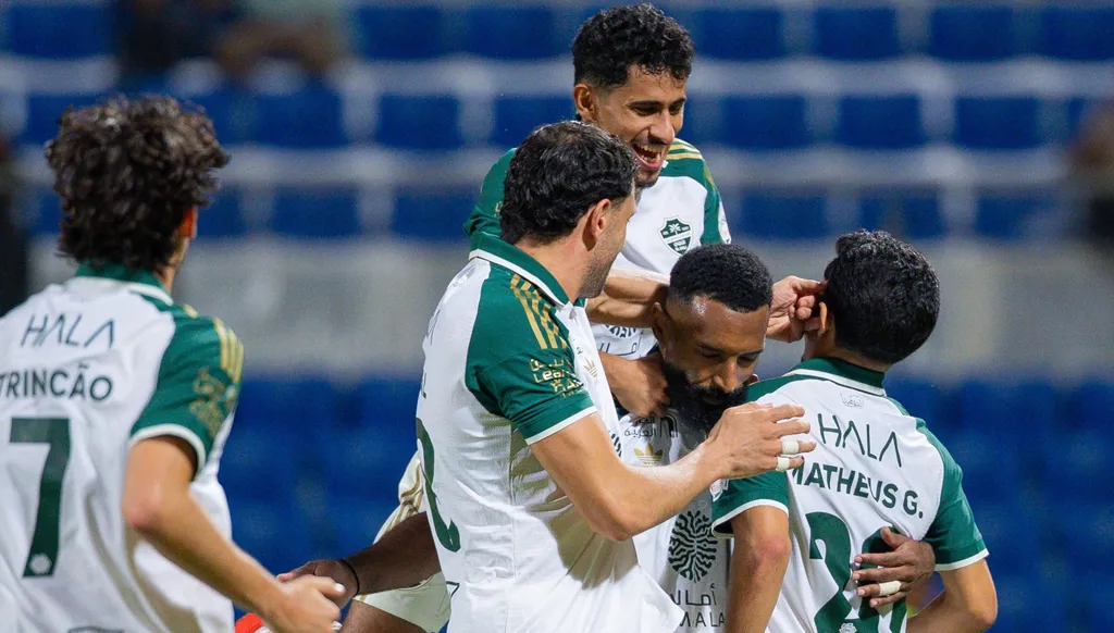ملخص وأهداف مباراة الأهلي ضد الفيحاء في الدوري السعودي (فيديو)