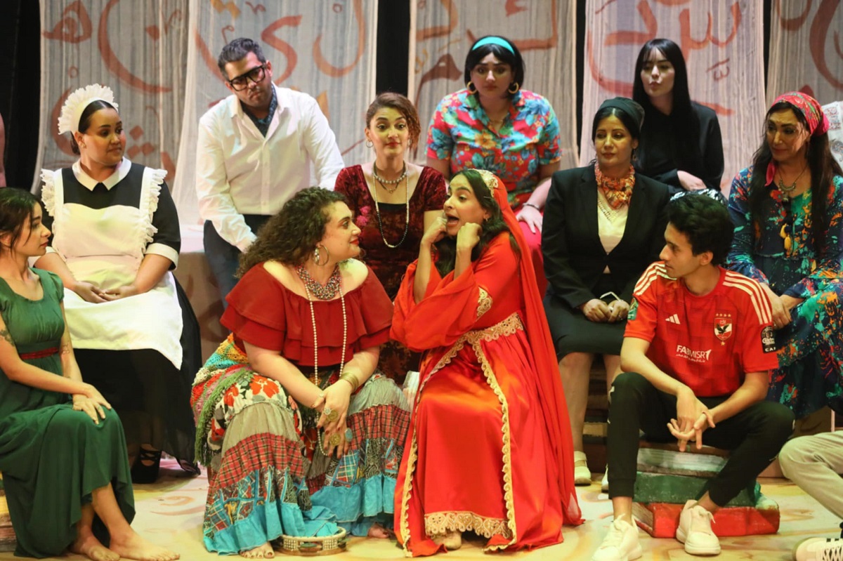 جانب من مسرحيته “حواديت“، في مركز الإبداع الفني.